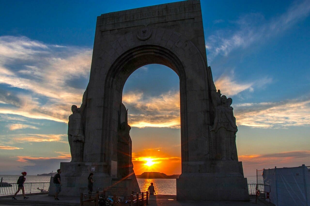 Things to know about Marseille - Marseille arch