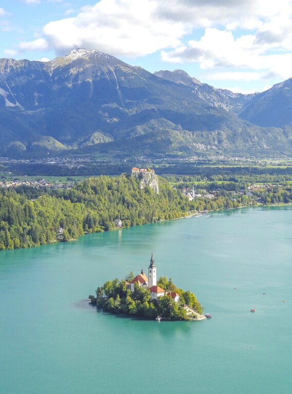 Lake Bled and the surrounding scenery credit Prill DP