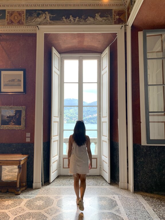 Lisa Rivera in Villa Carlotta Tremezzo Lake Como