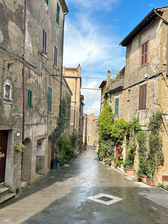 Pitigliano streets - best things to do in Pitigliano
