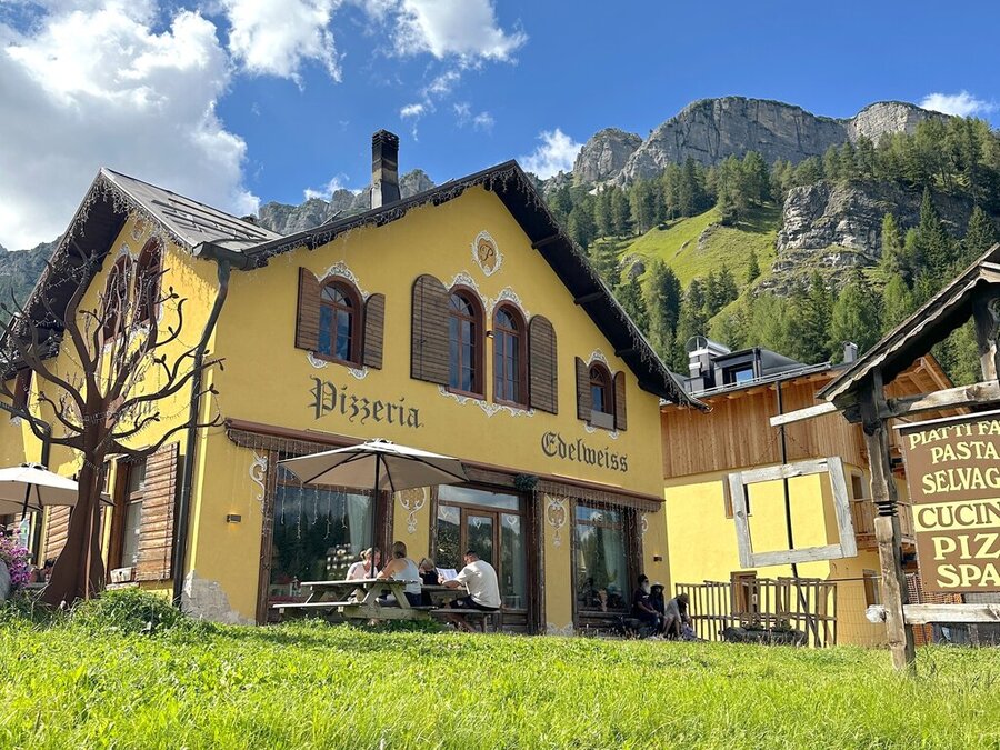 Pizzeria Edelweiss in Misurina - how to get to the Dolomites Italy
