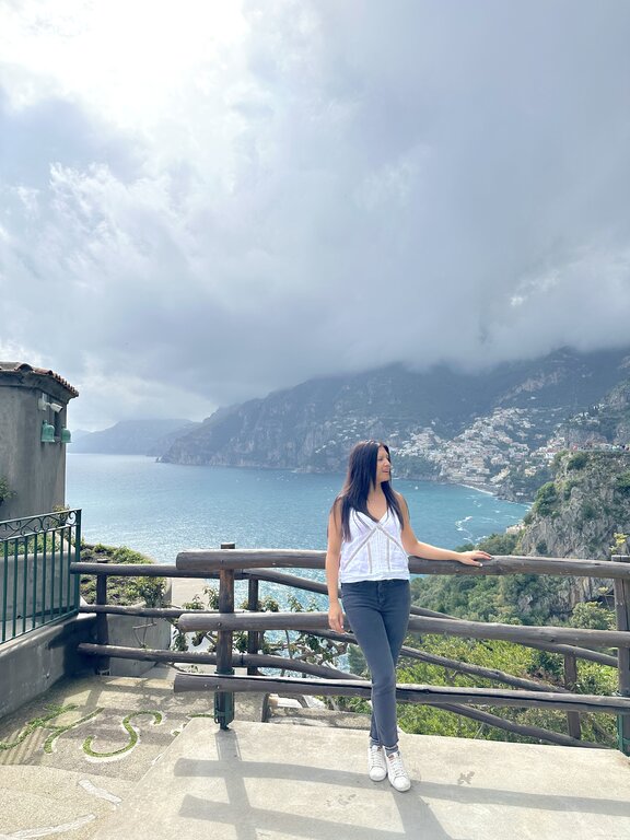 Lisa Rivera in the Amalfi Coast in May - how to dress in Italy