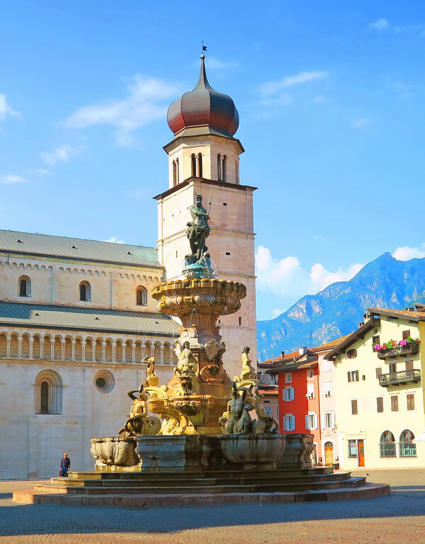 Fountain of Neptune in Piazza Duomo di Trento Depositphotos dav76